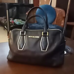 Michael Kors Vanessa Medium Black Leather Chain Crossbody Satchel Bag Purse